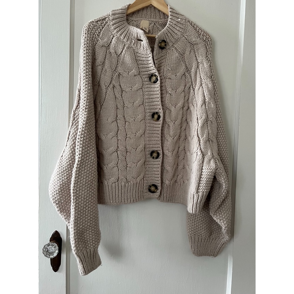 Balloon sleeve cable knit cardigan